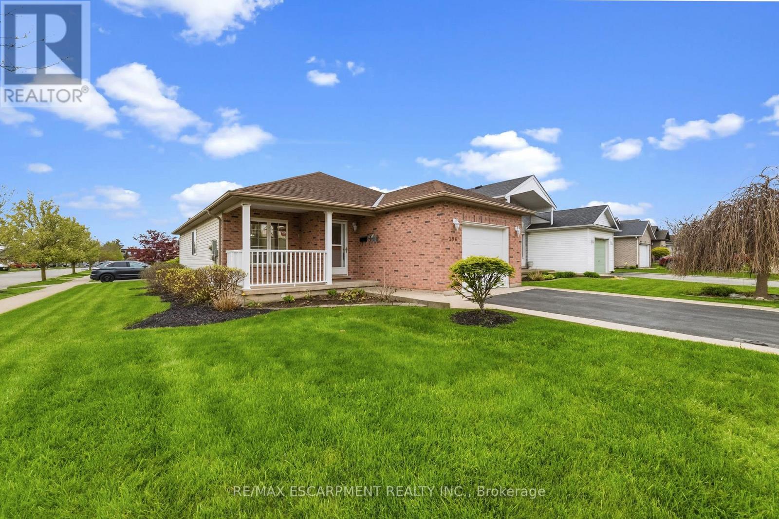 296 Autumn Crescent, Welland, Ontario  L3C 7K1 - Photo 3 - X13678282