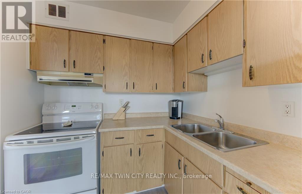 403 - 24 Midland Drive, Kitchener, Ontario  N2A 2A8 - Photo 7 - X13678288