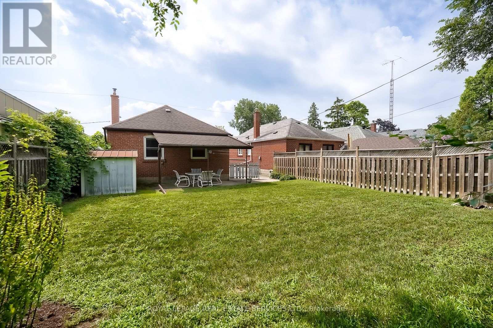 42 Black Creek Boulevard, Toronto, Ontario  M6N 2K8 - Photo 20 - W13674030