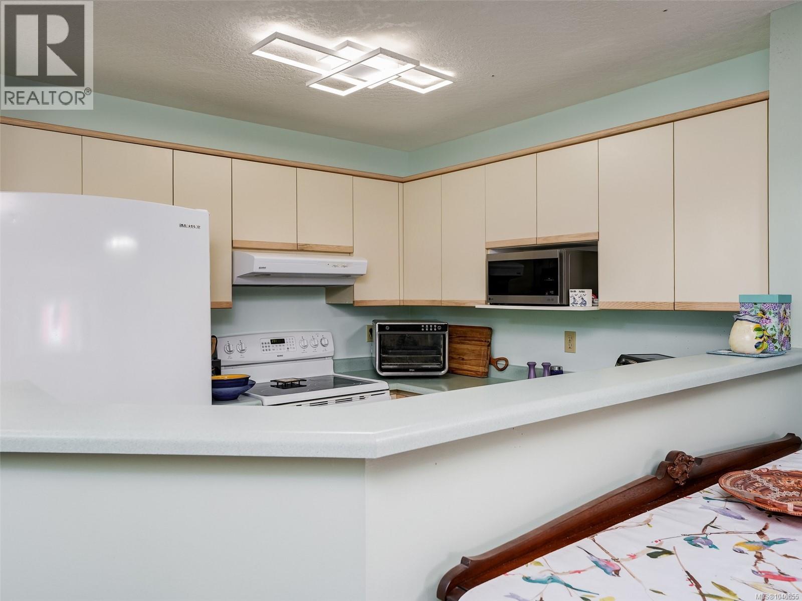 208 9882 Fifth St, Sidney, British Columbia  V8L 2X3 - Photo 8 - 1046855