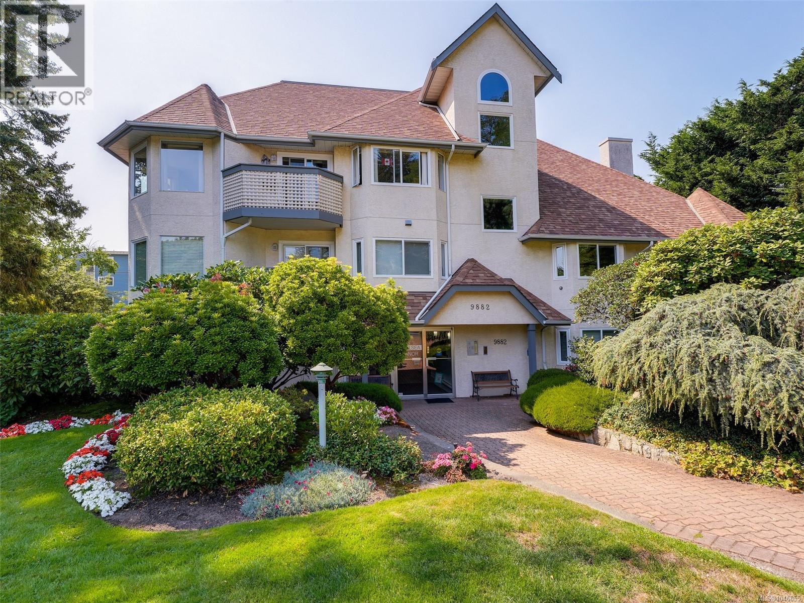 208 9882 Fifth St, Sidney, British Columbia