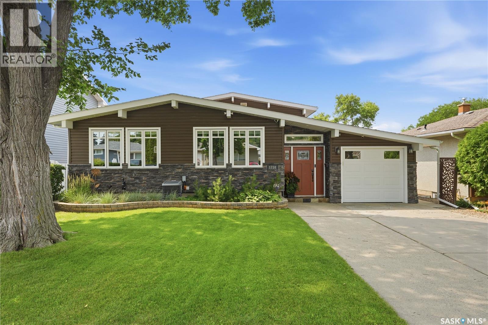 1710 Cameron Avenue, Saskatoon, Saskatchewan  S7H 3N3 - Photo 1 - SK045680