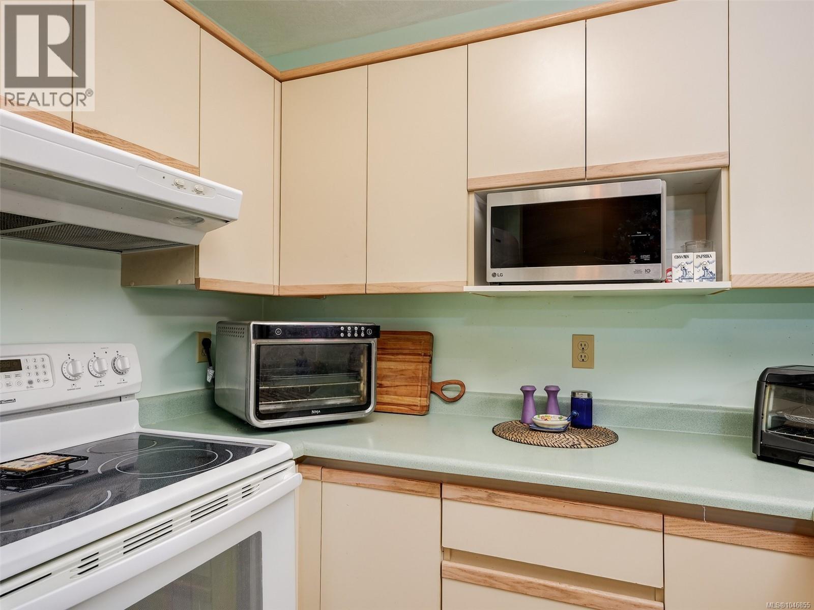 208 9882 Fifth St, Sidney, British Columbia  V8L 2X3 - Photo 10 - 1046855