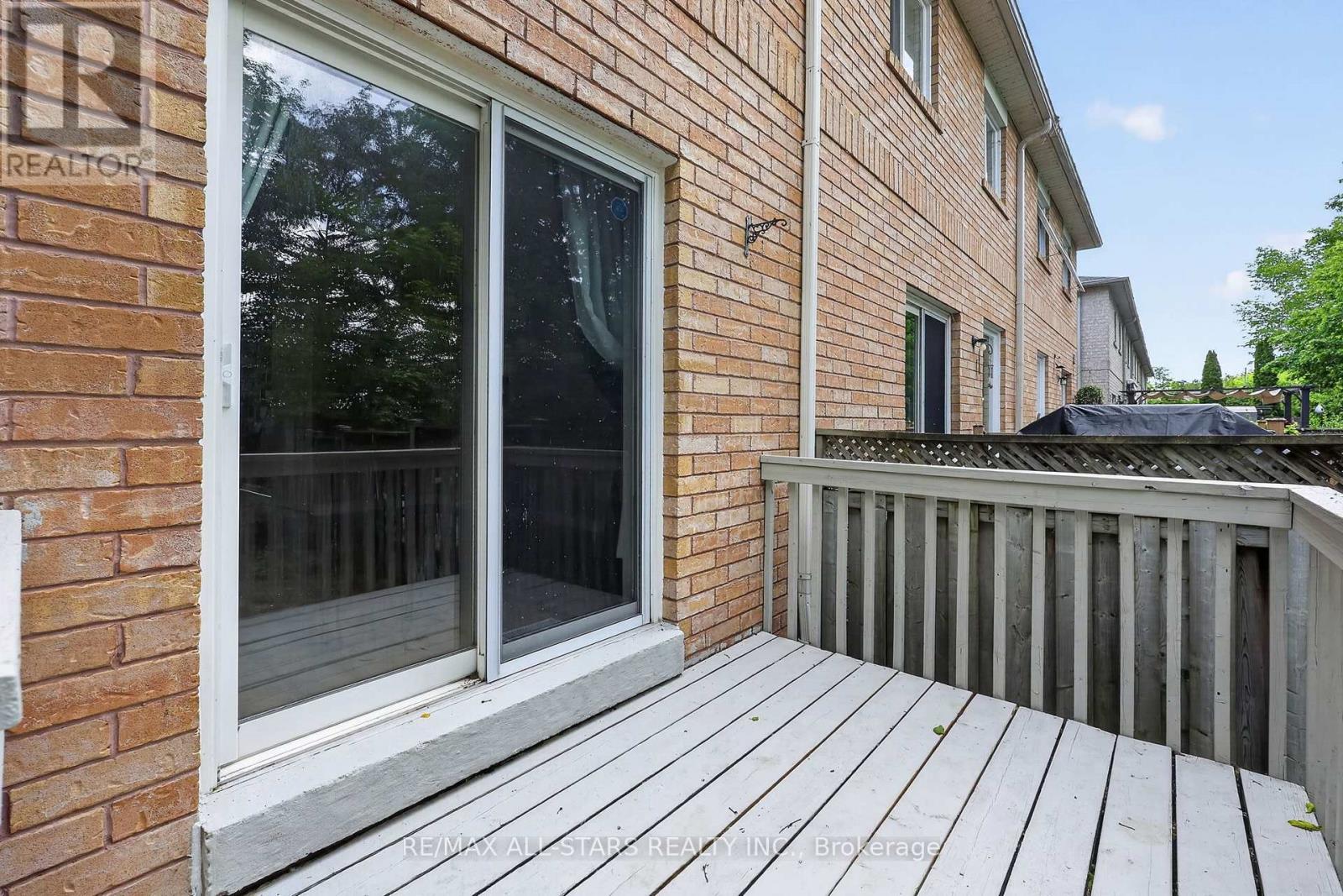 18 Lancaster Court, Georgina, Ontario  L4P 4A1 - Photo 33 - N13420176