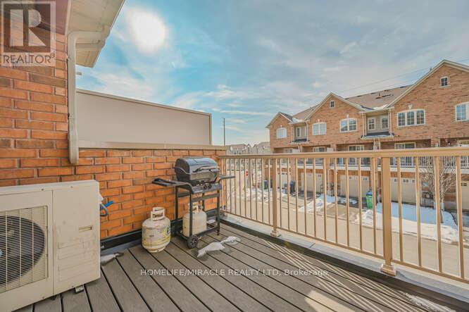 45 Peach Drive, Brampton, Ontario  L6R 0W6 - Photo 11 - W13430376