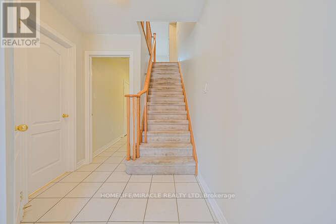45 Peach Drive, Brampton, Ontario  L6R 0W6 - Photo 7 - W13430376