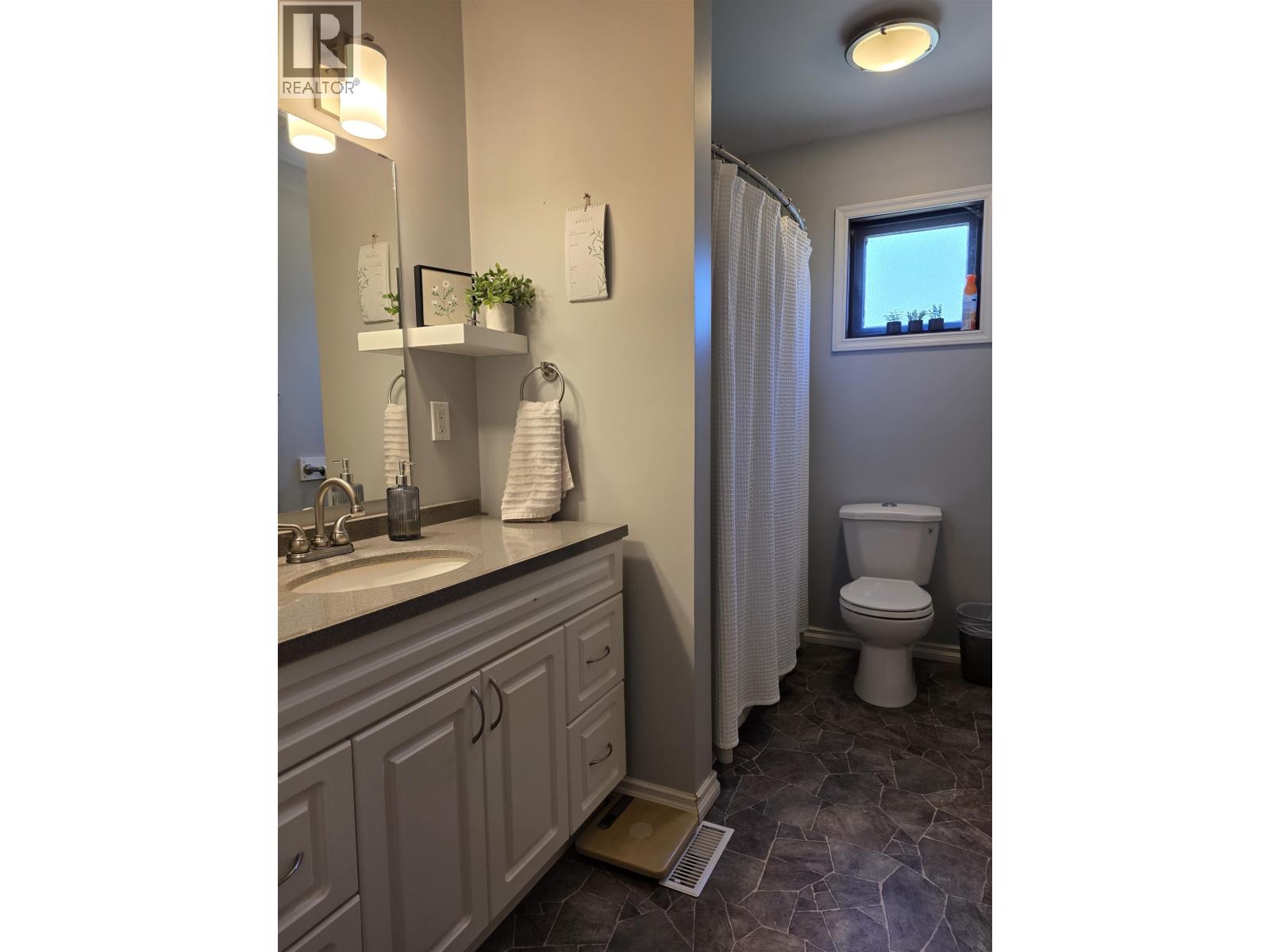 2330 Omineca Place, Houston, British Columbia  V0J 1Z2 - Photo 18 - R3156024