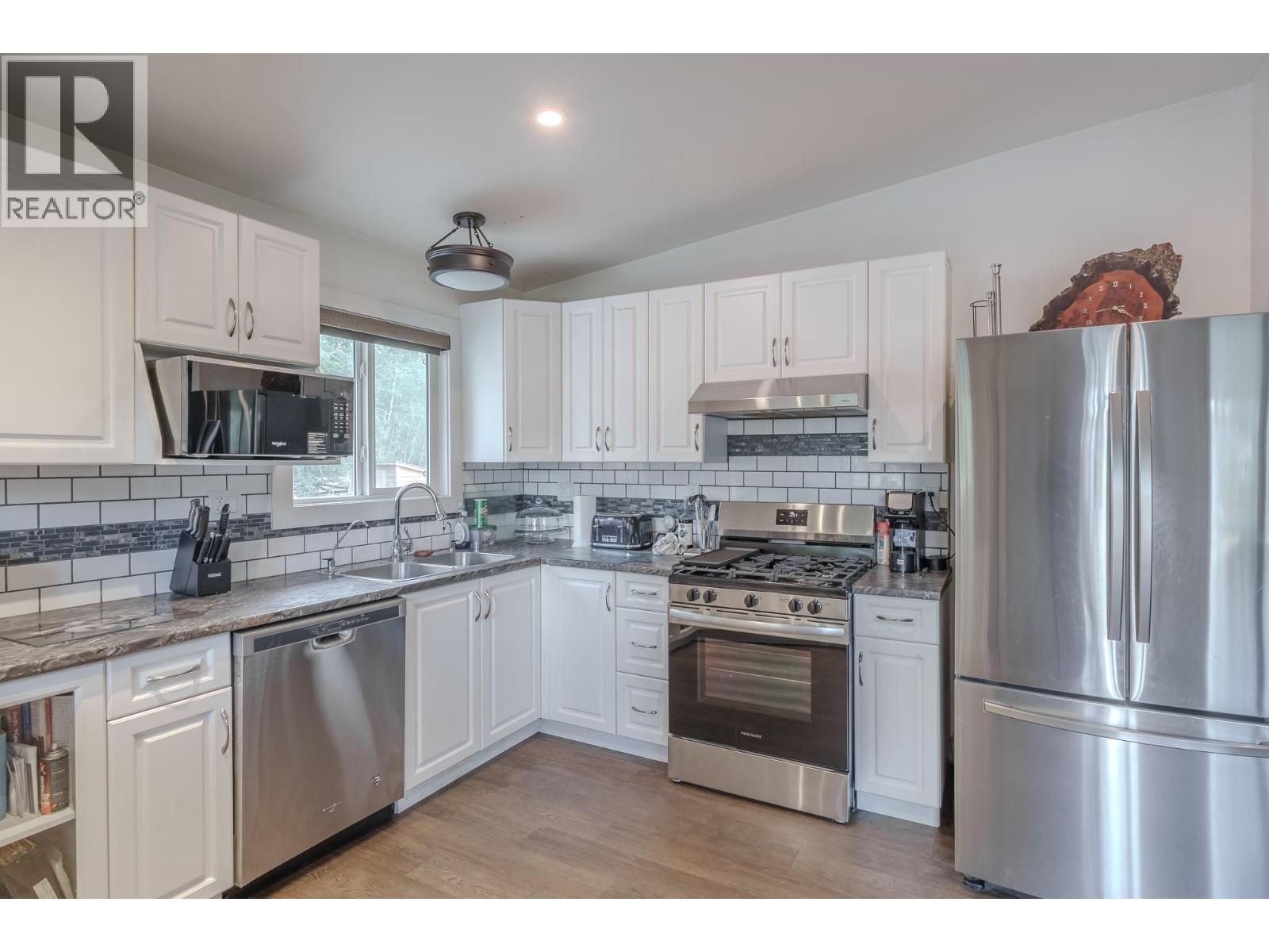 5165 Kallum Drive, 108 Mile Ranch, British Columbia  V0K 2Z0 - Photo 2 - R3156031