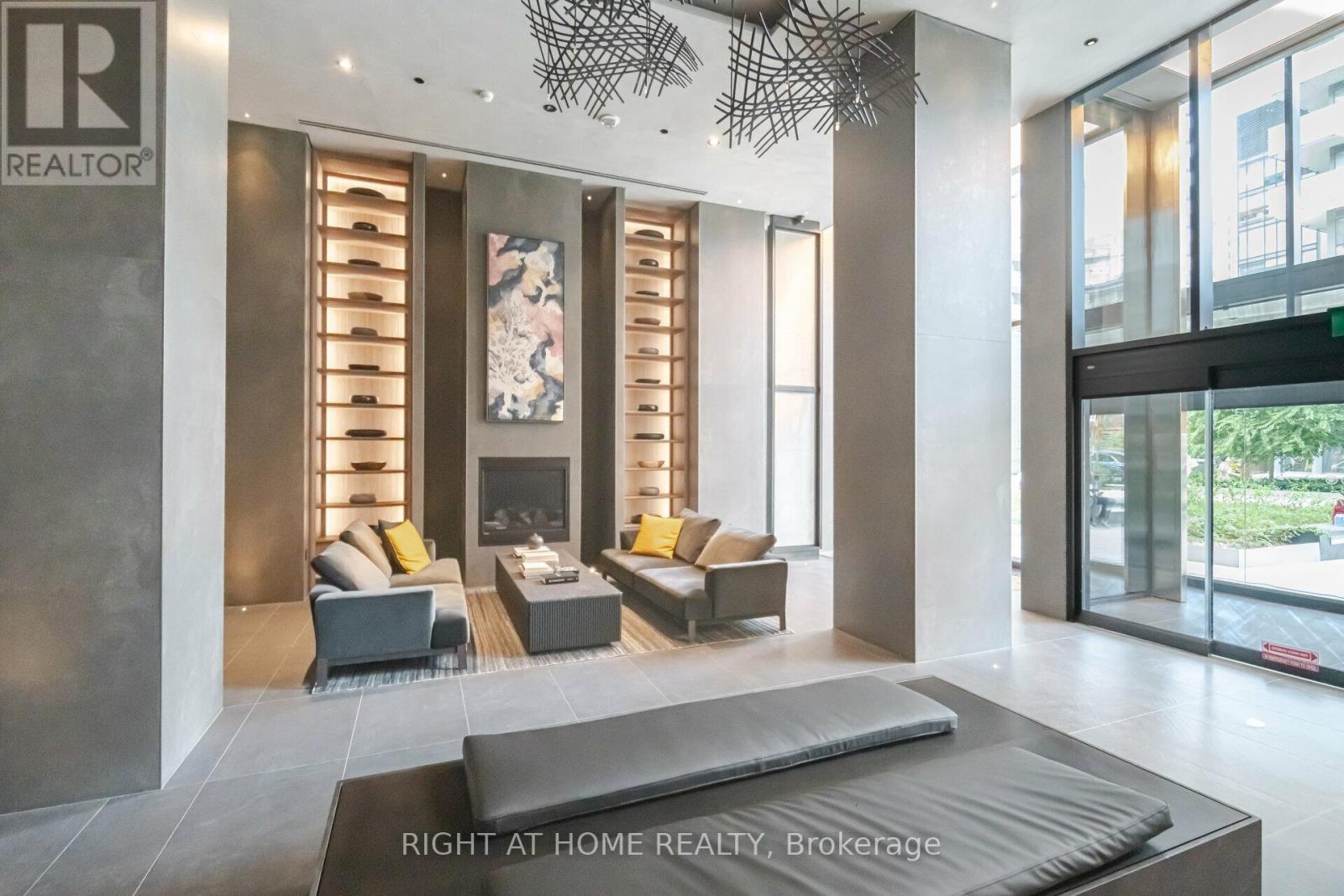 4403 - 55 Charles Street E, Toronto, Ontario  M4Y 0J1 - Photo 3 - C13678364