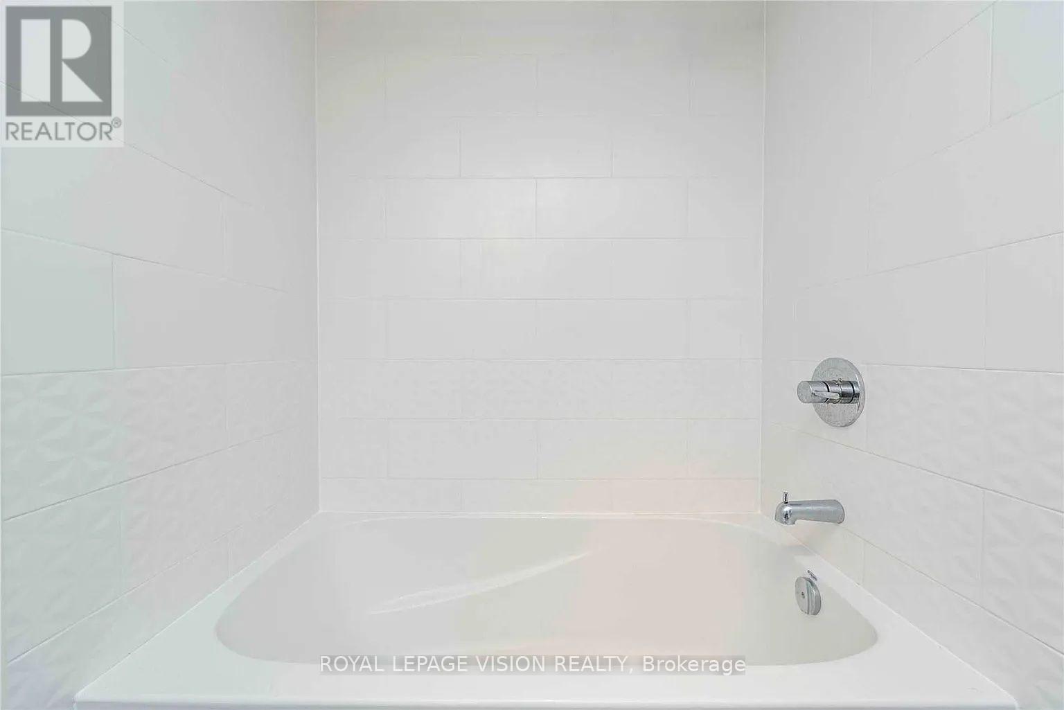 2708 - 2 Sonic Way, Toronto, Ontario  M3C 0P2 - Photo 15 - C13678404