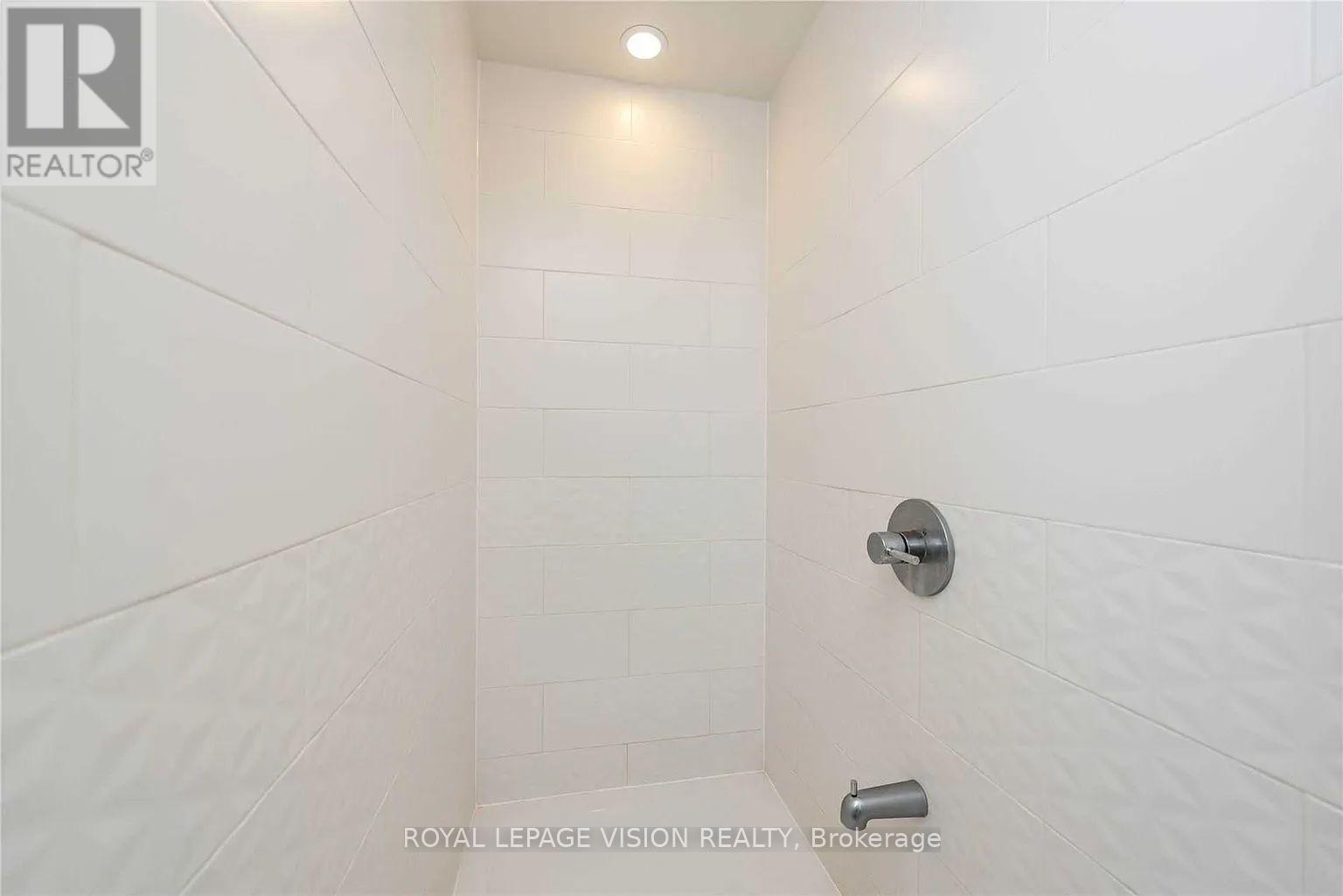 2708 - 2 Sonic Way, Toronto, Ontario  M3C 0P2 - Photo 21 - C13678404