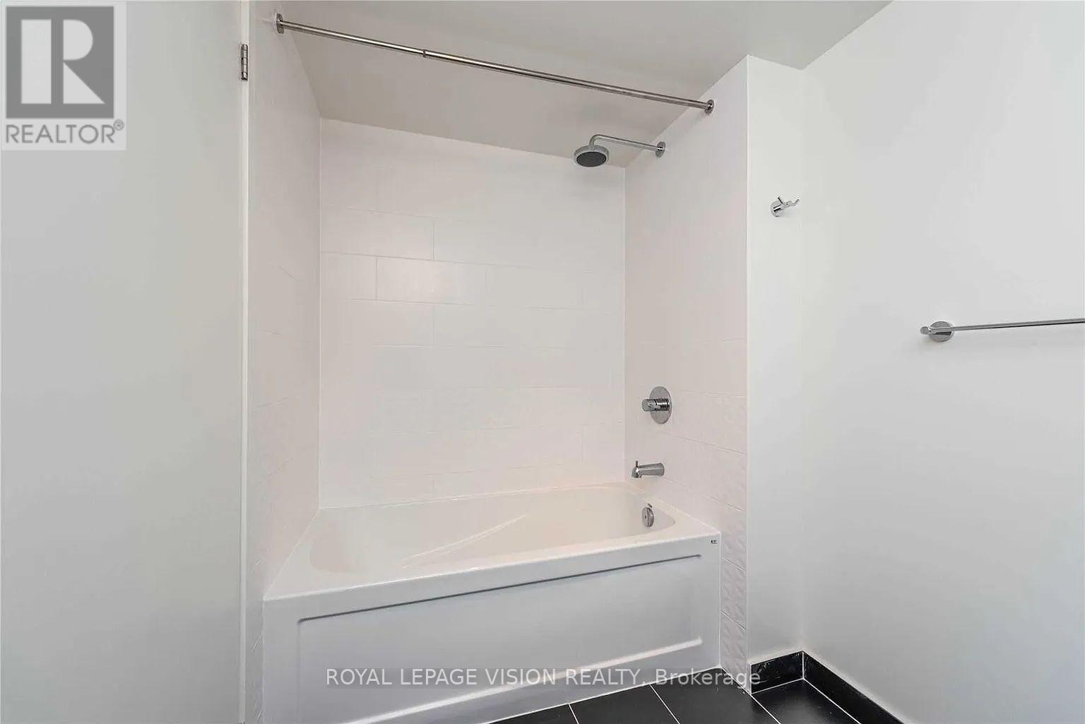 2708 - 2 Sonic Way, Toronto, Ontario  M3C 0P2 - Photo 25 - C13678404