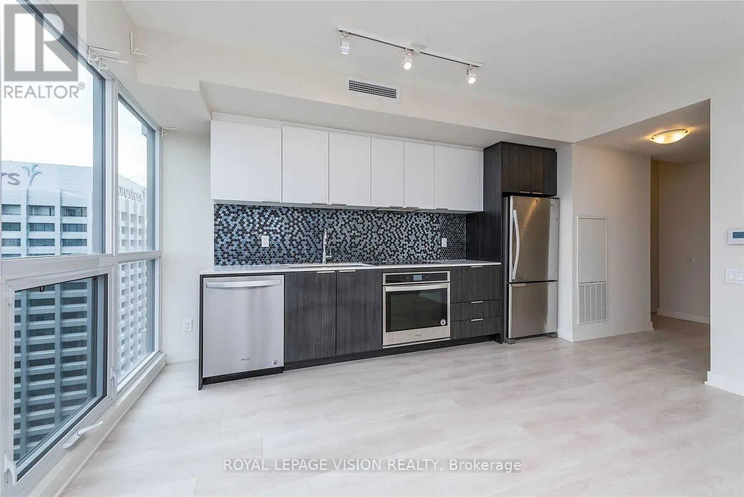 2708 - 2 Sonic Way, Toronto, Ontario  M3C 0P2 - Photo 8 - C13678404