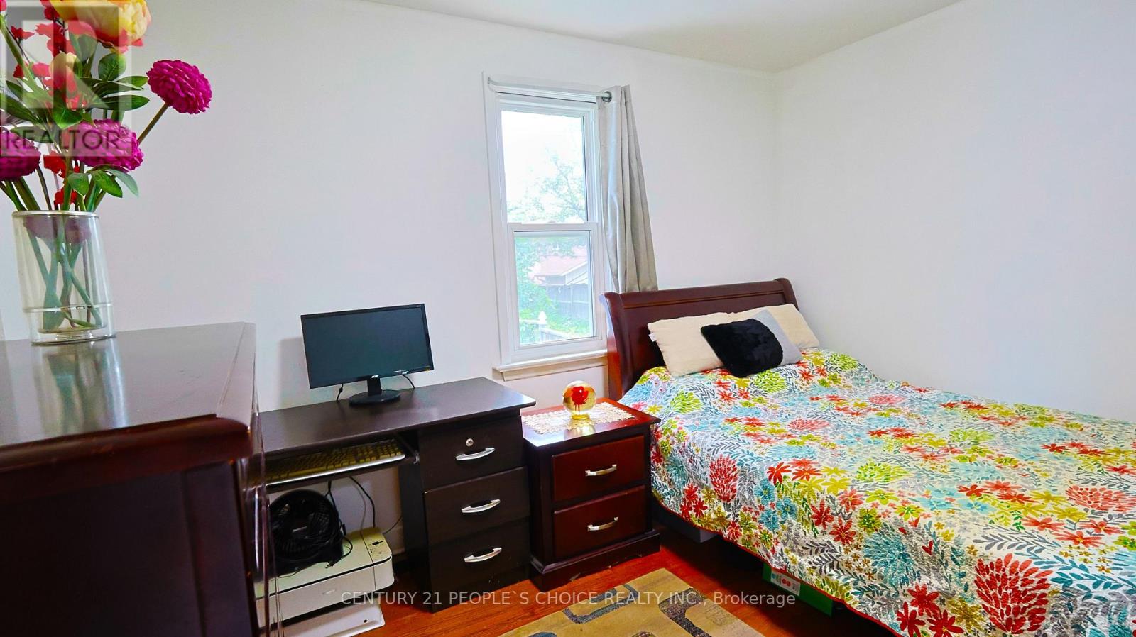 14 North Bonnington Avenue, Toronto, Ontario  M1K 1X2 - Photo 11 - E13678430