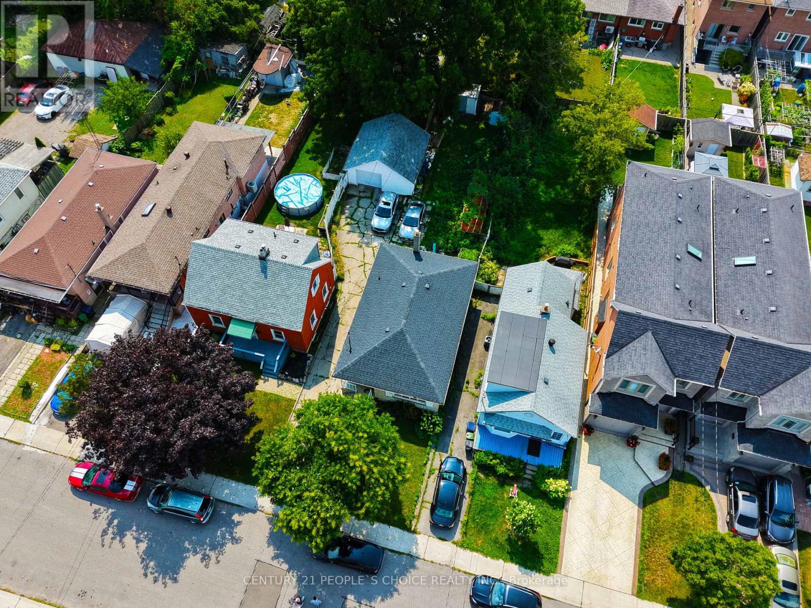 14 North Bonnington Avenue, Toronto, Ontario  M1K 1X2 - Photo 4 - E13678430
