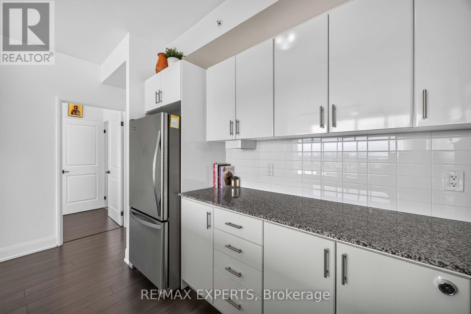 902 - 2900 Highway 7 Road, Vaughan, Ontario  L4K 0G3 - Photo 11 - N13678348