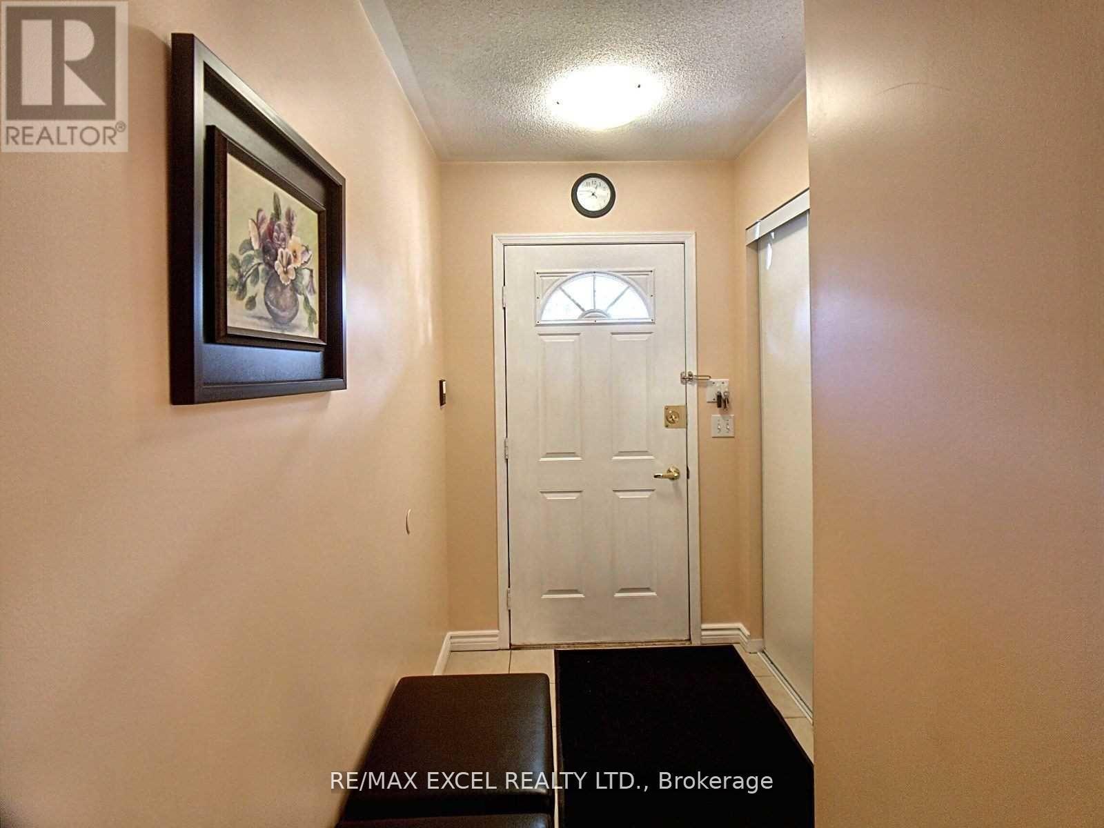 57 Northern Heights Drive, Richmond Hill, Ontario  L4B 4C9 - Photo 2 - N13678360