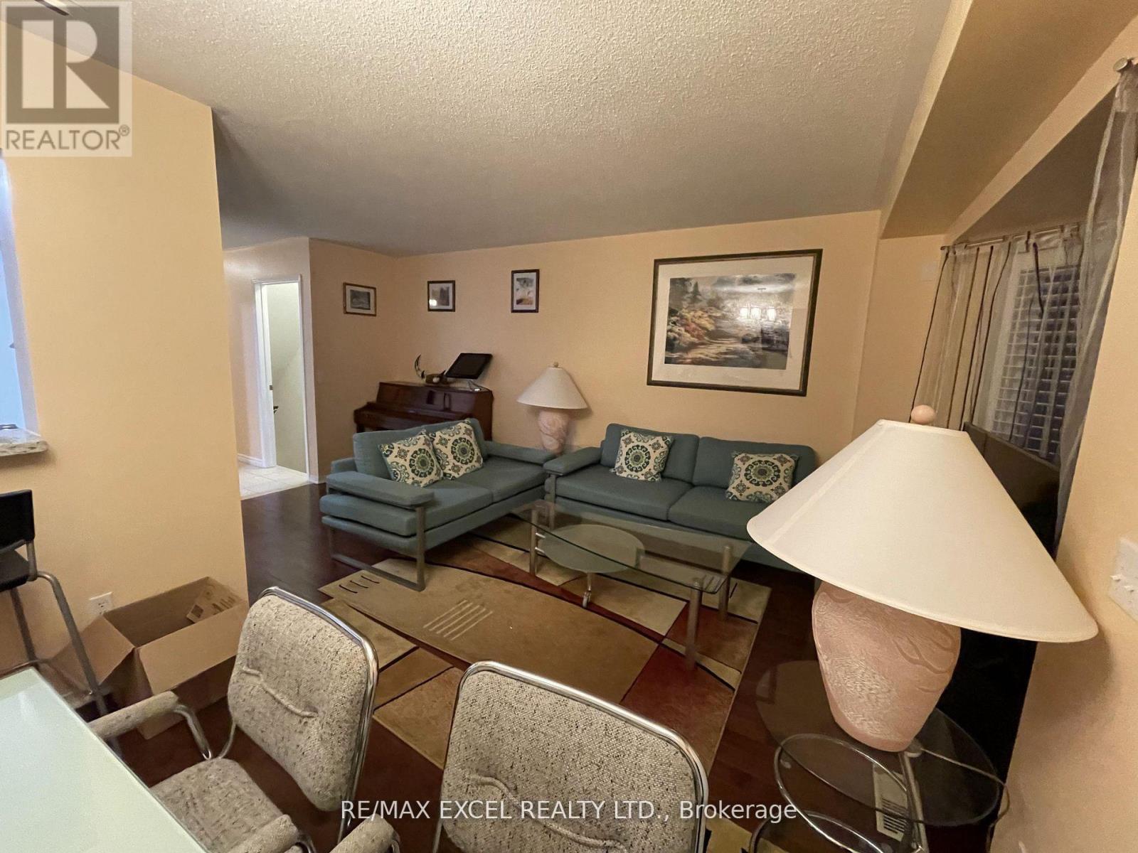 57 Northern Heights Drive, Richmond Hill, Ontario  L4B 4C9 - Photo 5 - N13678360