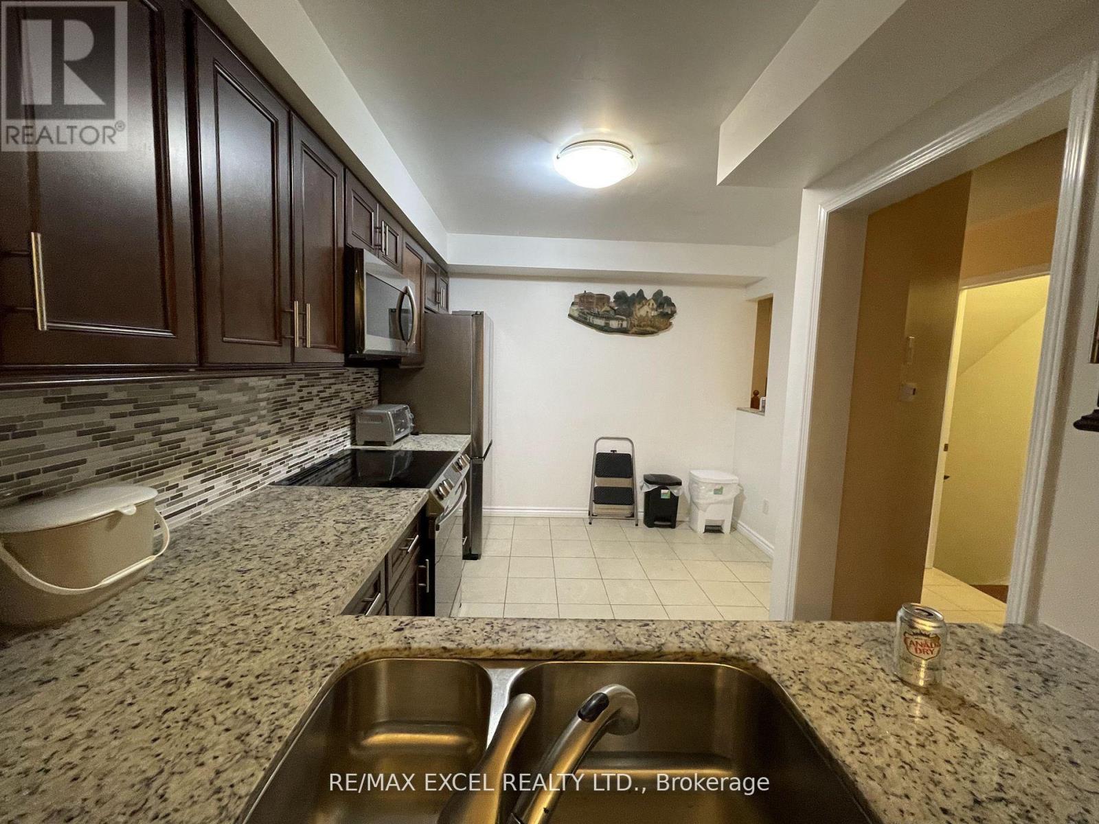 57 Northern Heights Drive, Richmond Hill, Ontario  L4B 4C9 - Photo 6 - N13678360