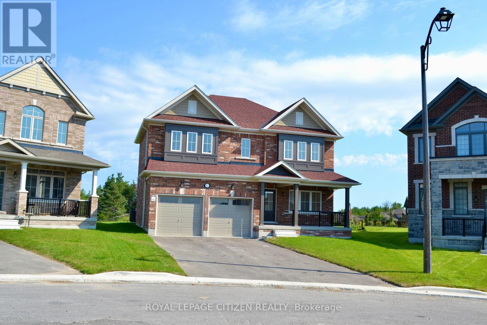 87 Lawrence D. Pridham Avenue, New Tecumseth, Ontario  L9R 0X4 - Photo 2 - N13678394