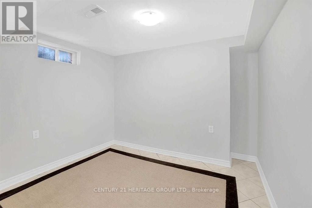 521 Heddle Crescent, Newmarket, Ontario  L3X 2J4 - Photo 5 - N13678400