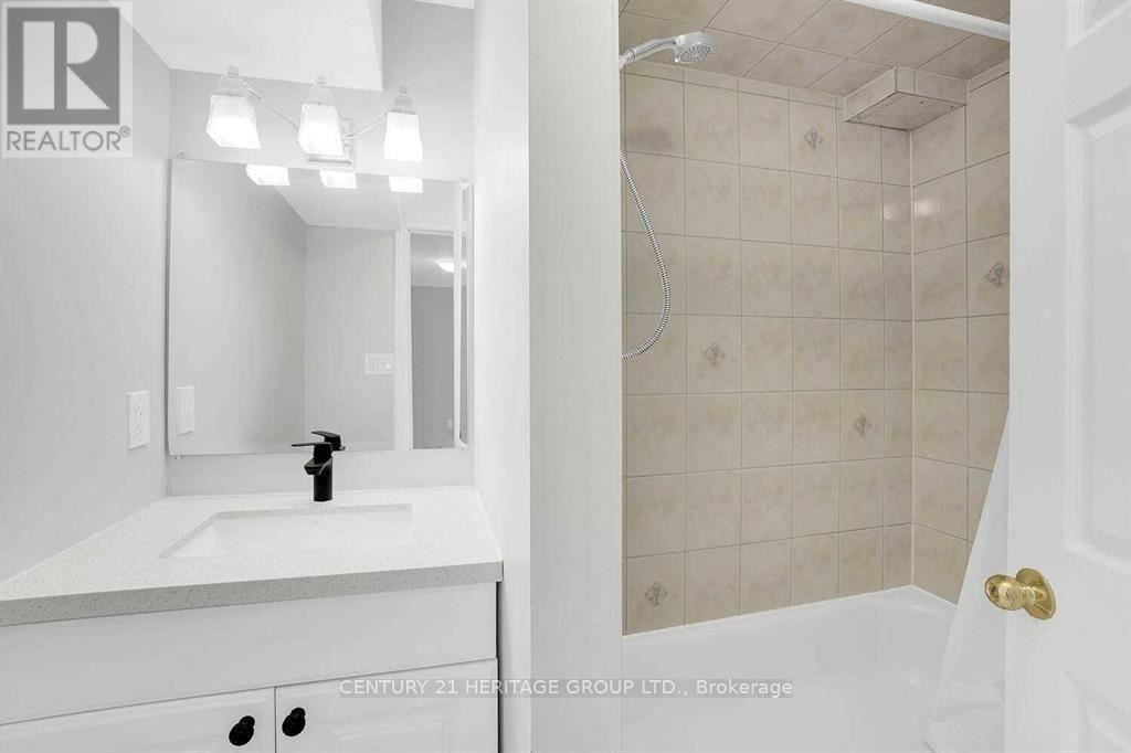 521 Heddle Crescent, Newmarket, Ontario  L3X 2J4 - Photo 6 - N13678400