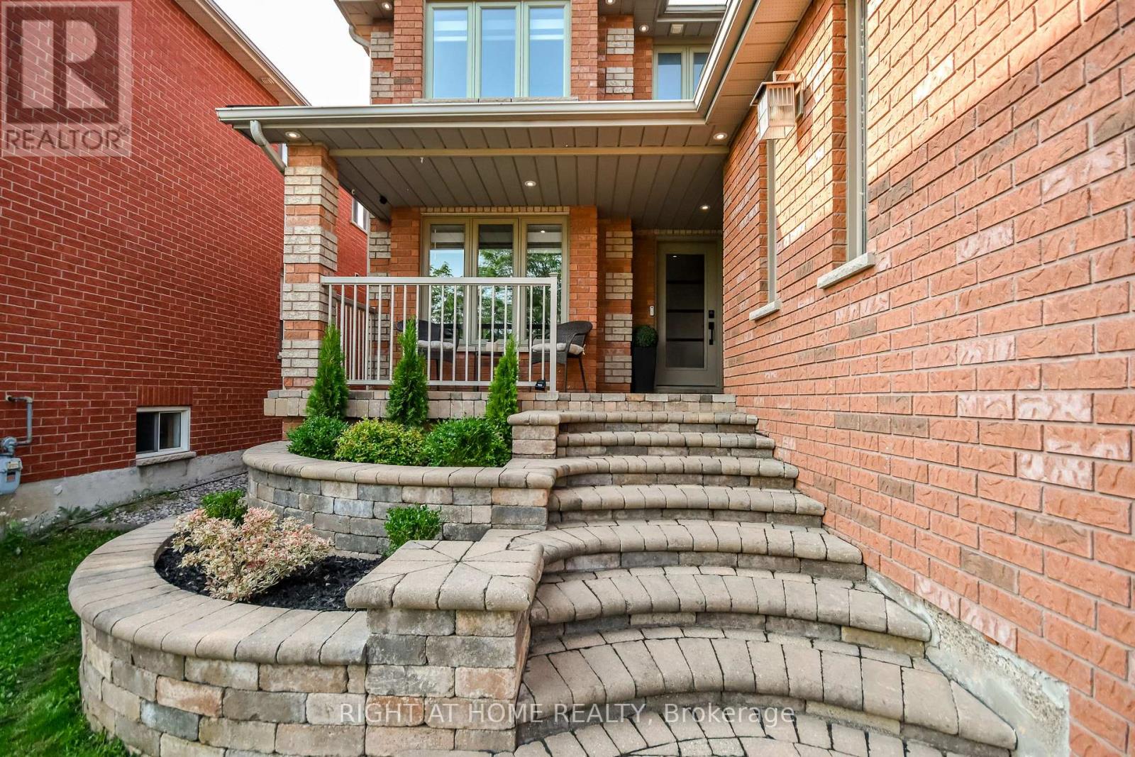 112 Birchwood Drive, Barrie, Ontario  L4M 6X4 - Photo 2 - S13678350