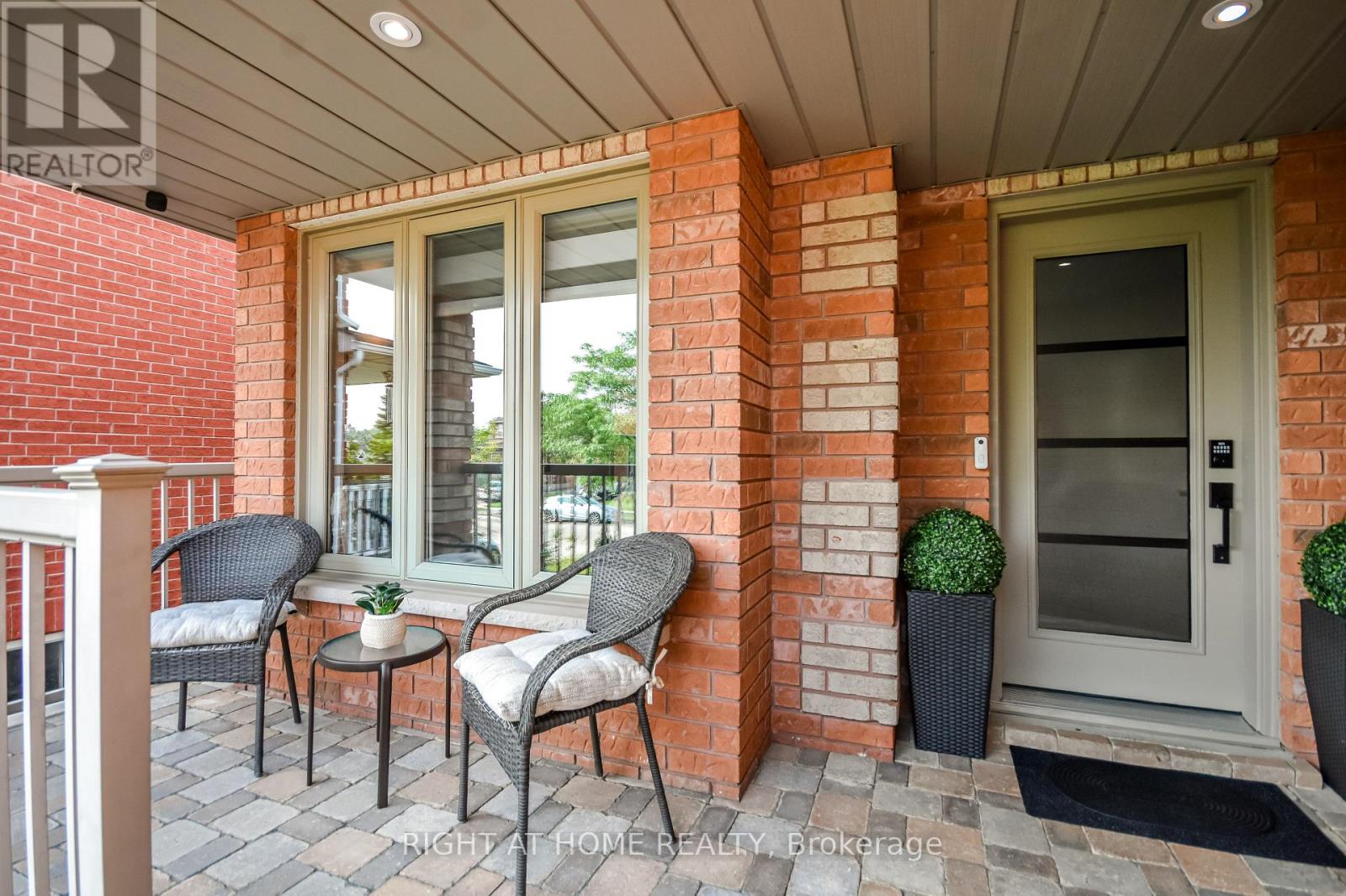 112 Birchwood Drive, Barrie, Ontario  L4M 6X4 - Photo 3 - S13678350