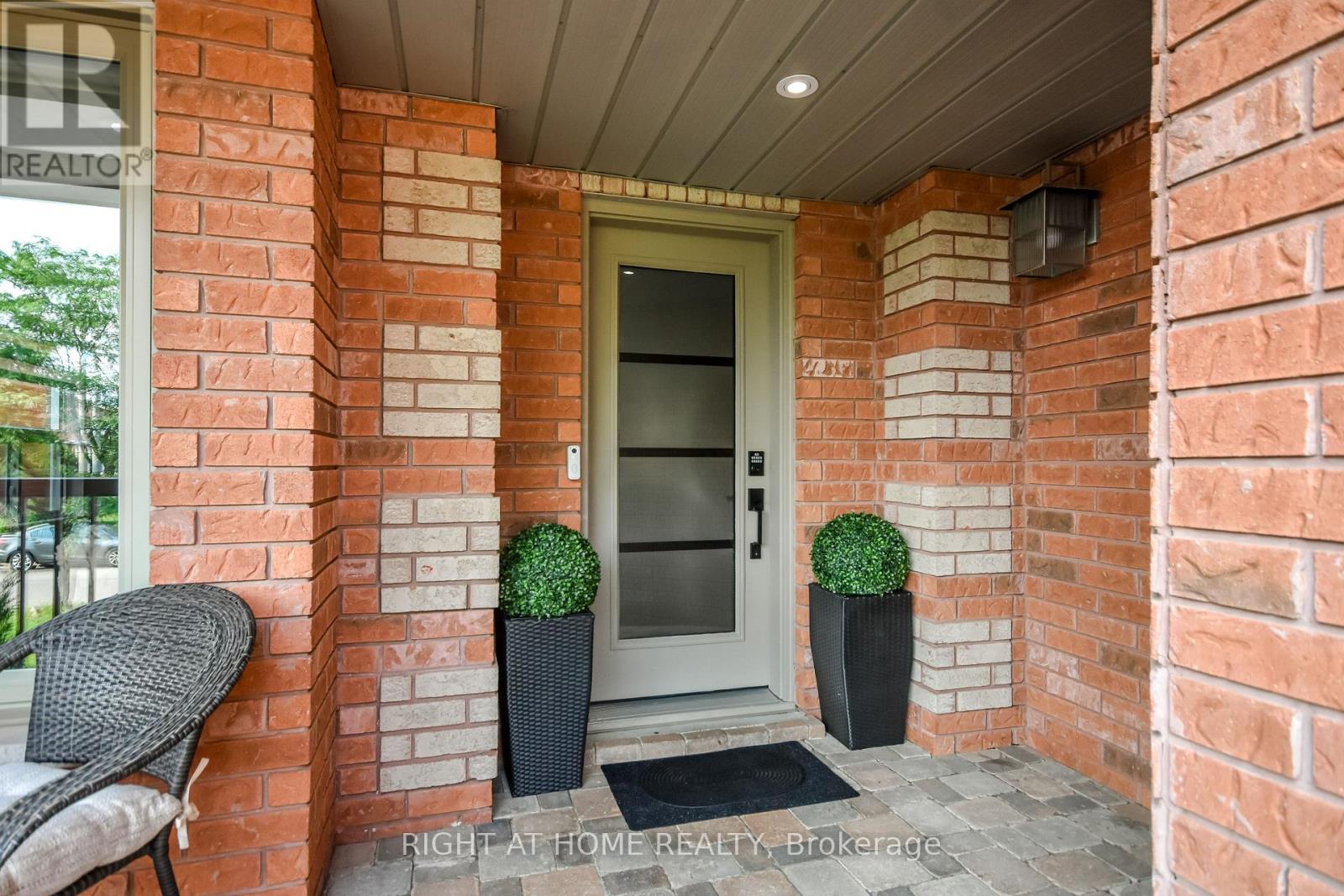 112 Birchwood Drive, Barrie, Ontario  L4M 6X4 - Photo 4 - S13678350