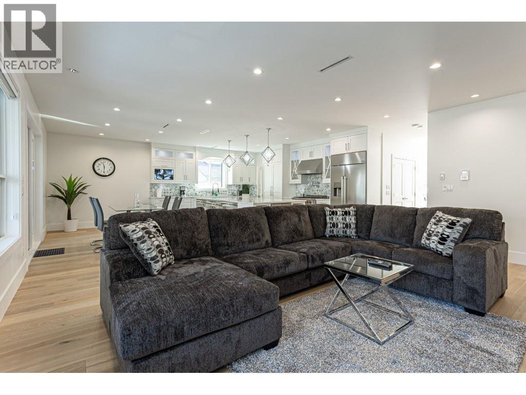 8267 Government Road, Burnaby, British Columbia  V5A 2E4 - Photo 10 - R3153099