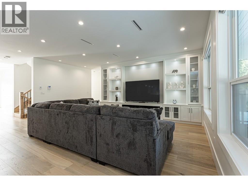 8267 Government Road, Burnaby, British Columbia  V5A 2E4 - Photo 11 - R3153099