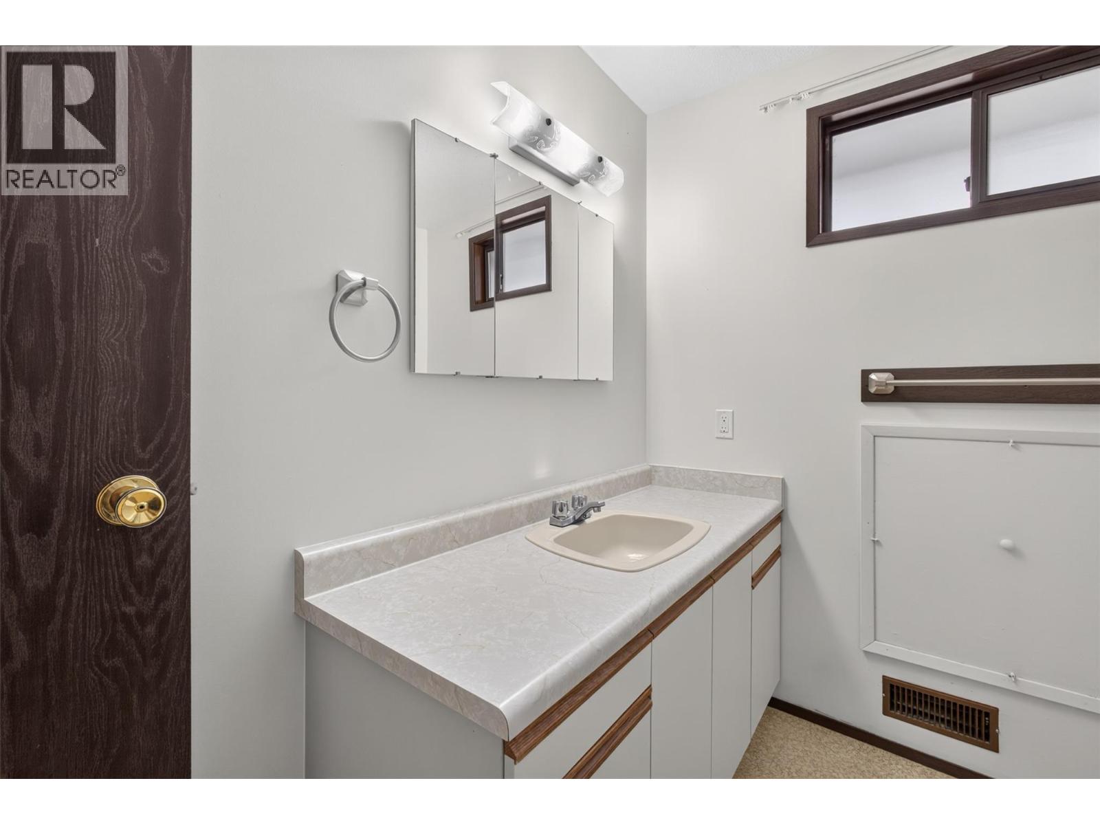 1494/1496 Elm Street, Kelowna, British Columbia  V1Y 3W9 - Photo 32 - 10397379