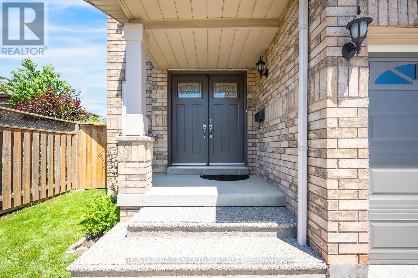 6407 Ormindale Way, Mississauga, Ontario  L5V 1J3 - Photo 4 - W13678320
