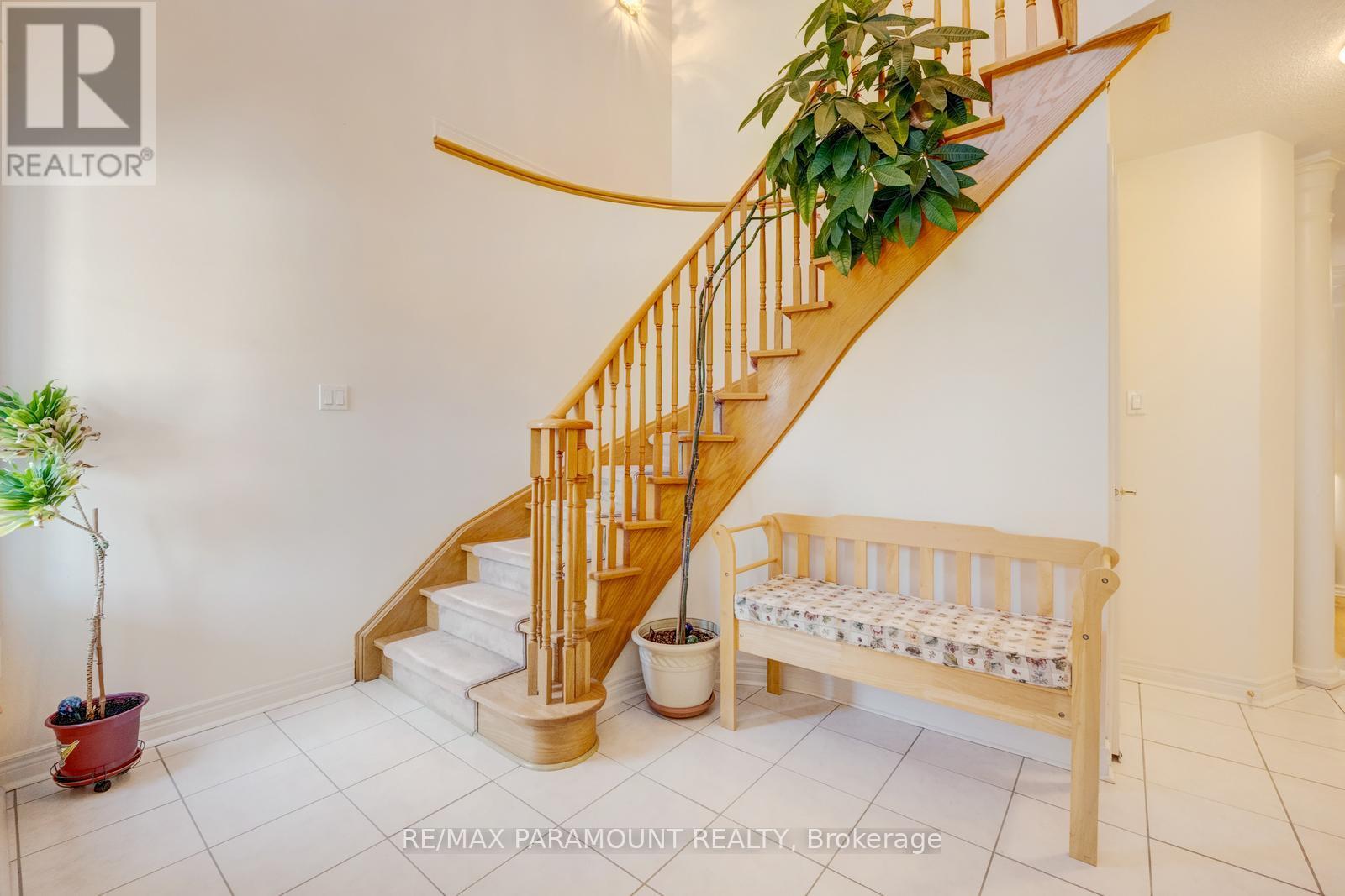 6407 Ormindale Way, Mississauga, Ontario  L5V 1J3 - Photo 7 - W13678320