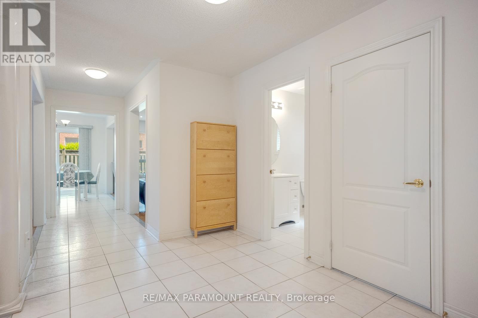 6407 Ormindale Way, Mississauga, Ontario  L5V 1J3 - Photo 8 - W13678320
