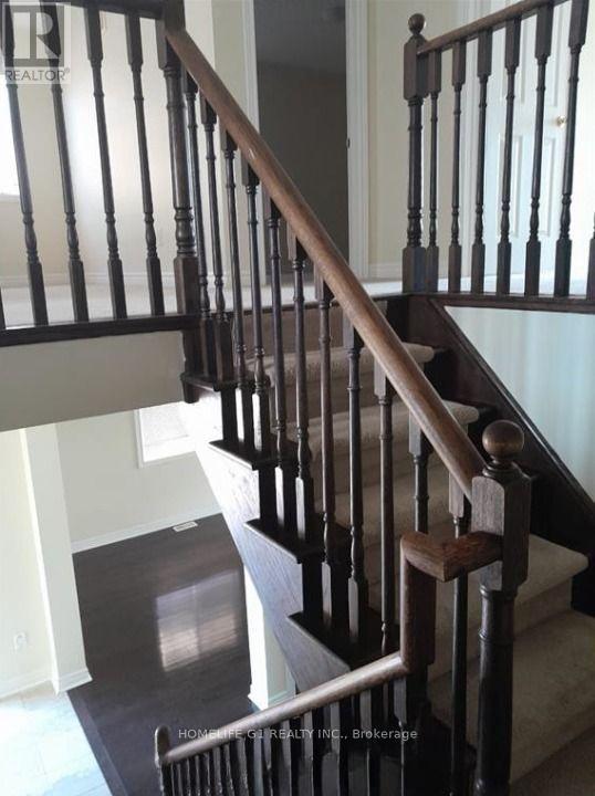 5165 Doubletree Drive, Mississauga, Ontario  L5M 8B2 - Photo 2 - W13678352