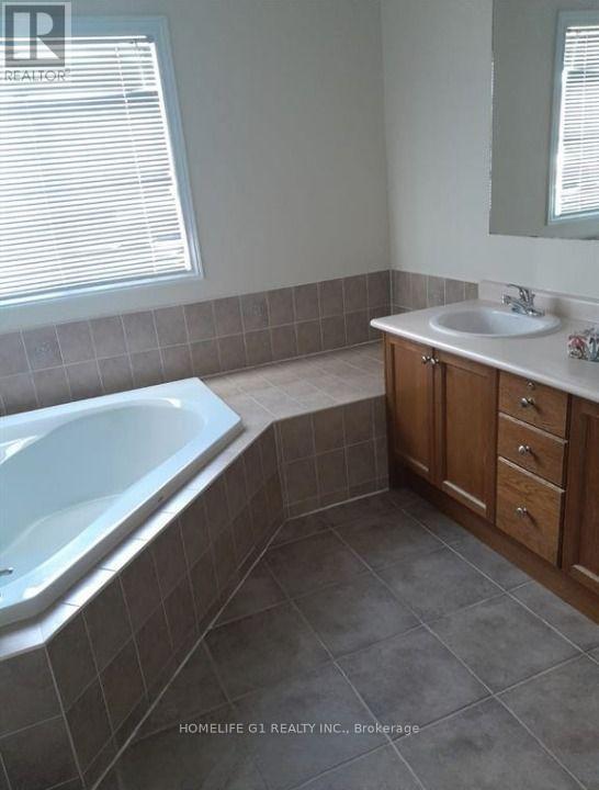 5165 Doubletree Drive, Mississauga, Ontario  L5M 8B2 - Photo 7 - W13678352