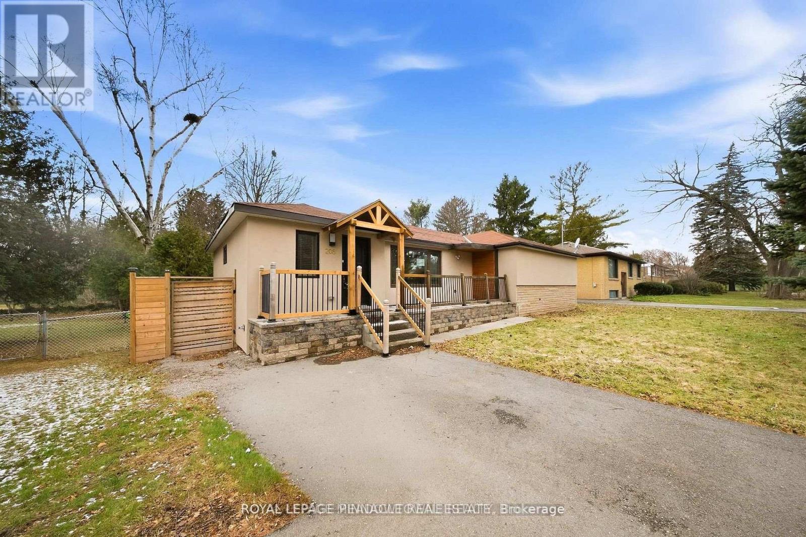 208 Glen Oak Drive, Oakville, Ontario  L6K 2J2 - Photo 4 - W13678372