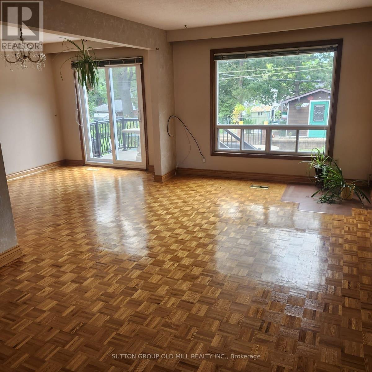 194 Beta Street, Toronto, Ontario  M8W 4H6 - Photo 4 - W13678382