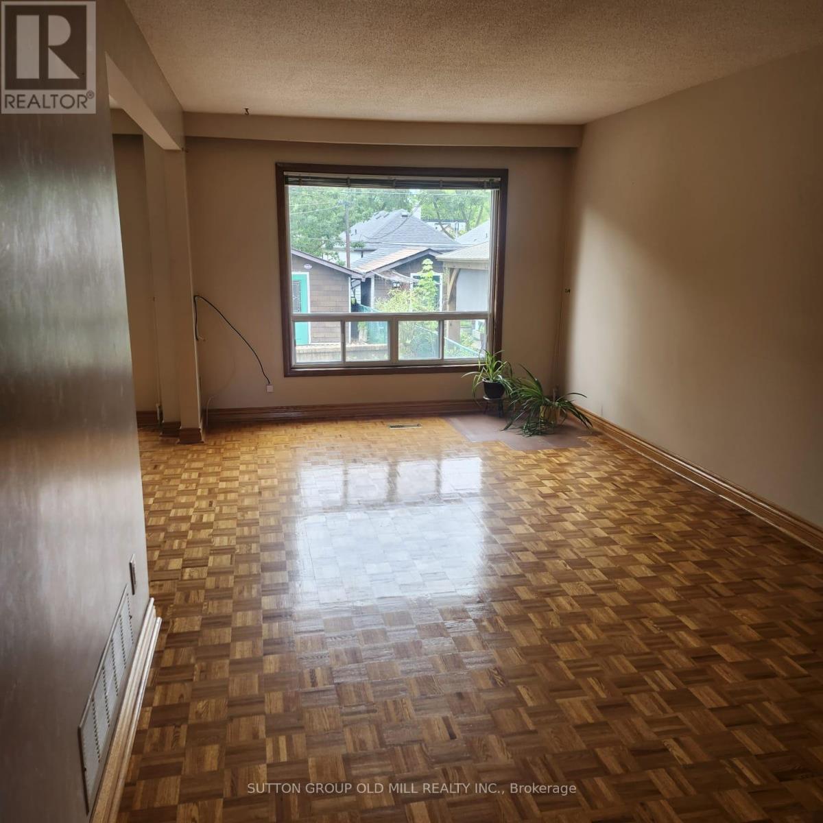 194 Beta Street, Toronto, Ontario  M8W 4H6 - Photo 5 - W13678382