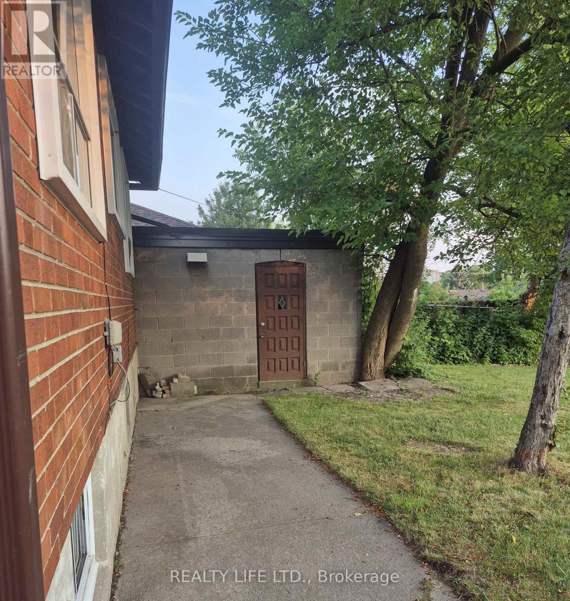 54 Garside Crescent, Toronto, Ontario  M6M 2Z6 - Photo 25 - W13678384