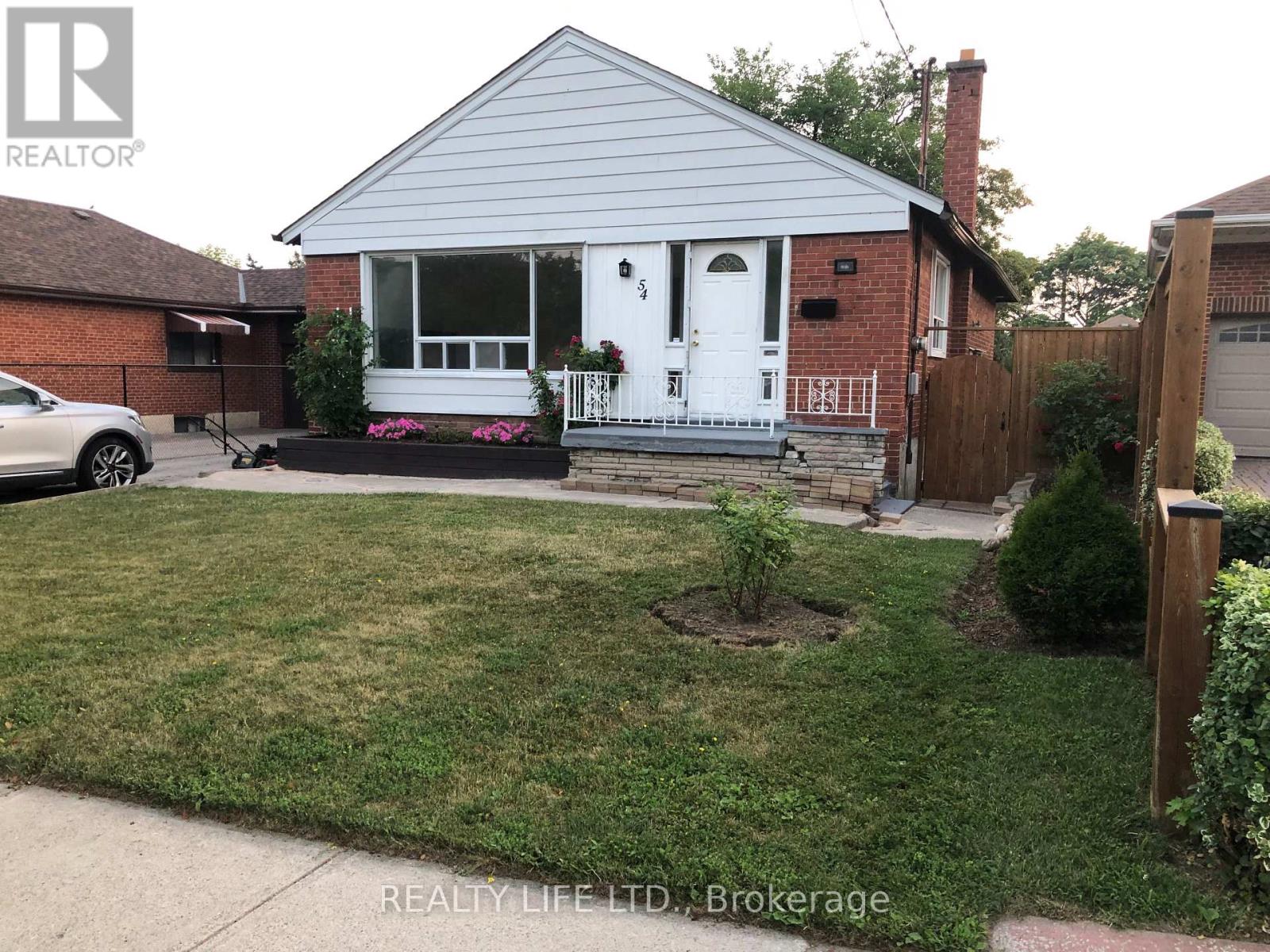 54 Garside Crescent, Toronto, Ontario  M6M 2Z6 - Photo 27 - W13678384