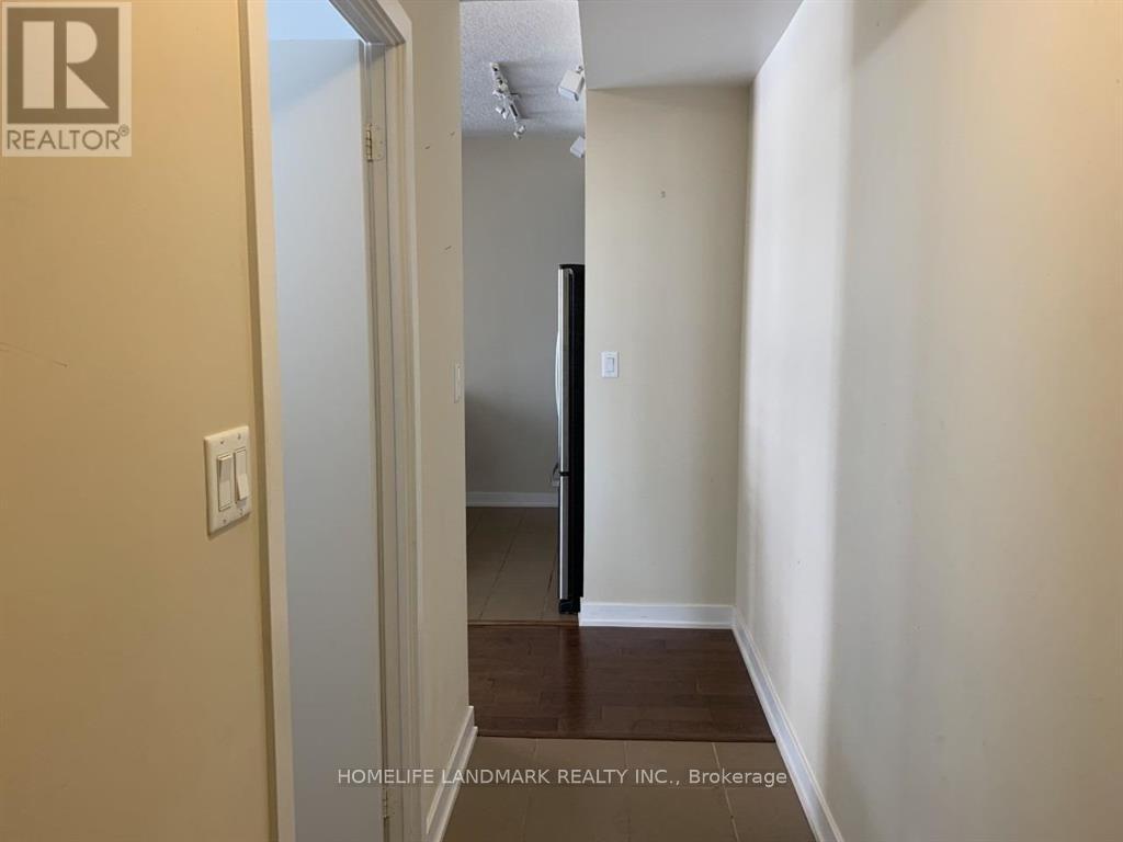 1002 - 4070 Confederation Parkway, Mississauga, Ontario  L5B 0E9 - Photo 2 - W13678392