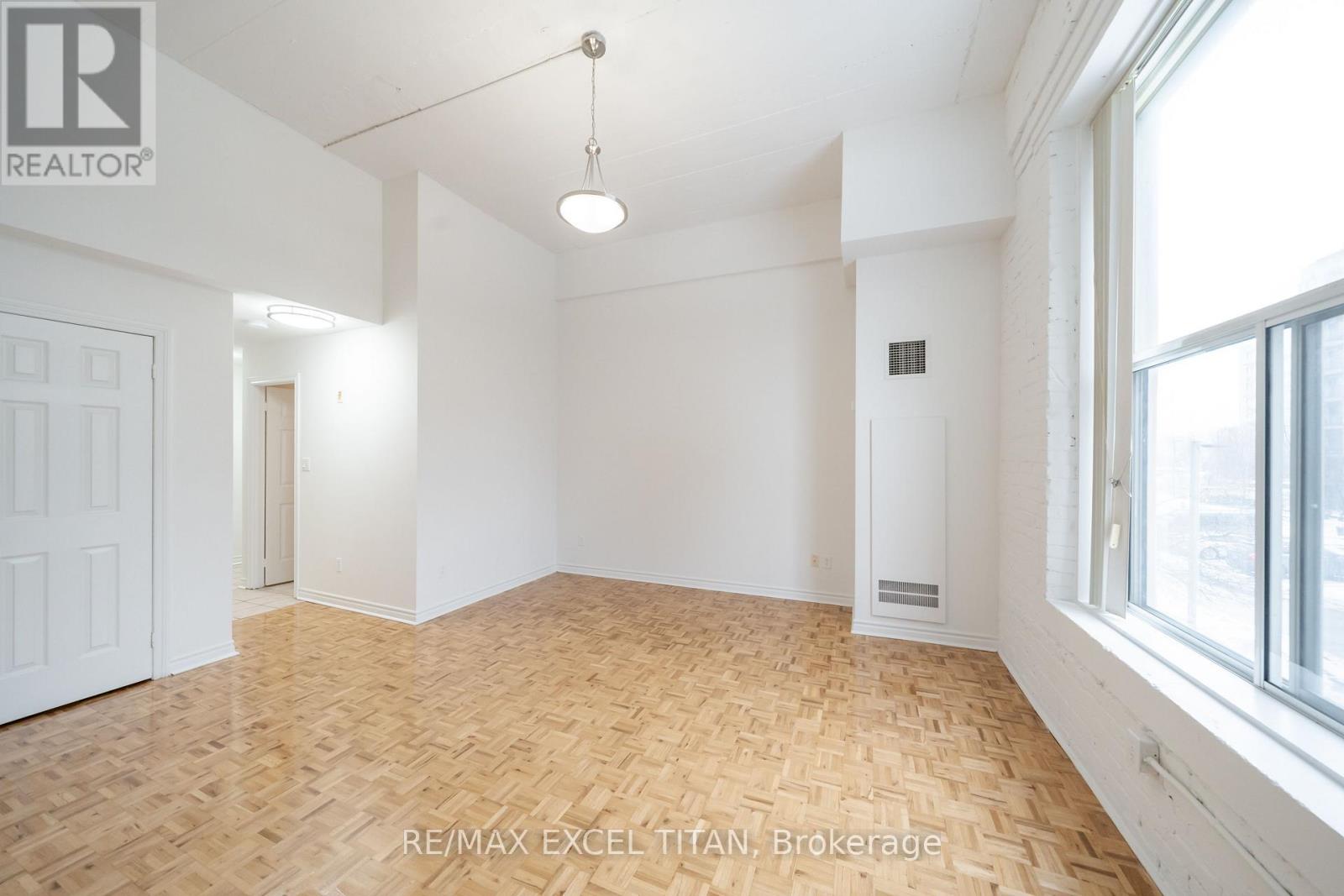 115 - 1401 Dupont Street, Toronto, Ontario  M6H 4J7 - Photo 3 - W13678402