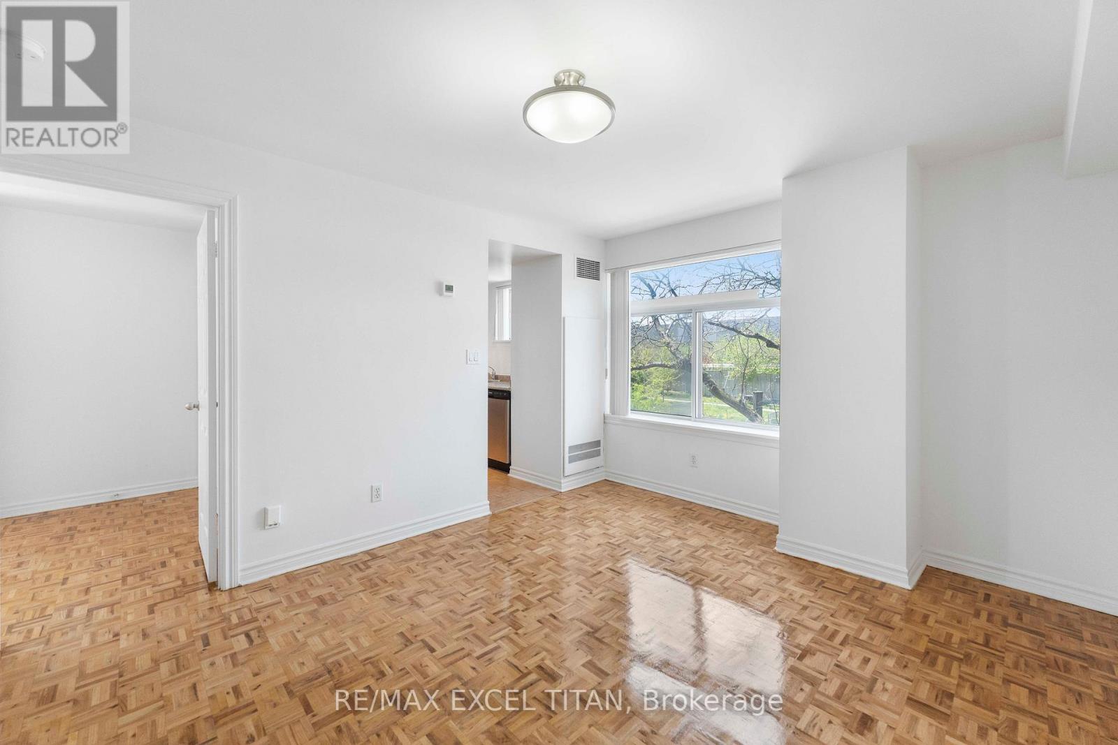 125 - 1401 Dupont Street, Toronto, Ontario  M6H 2B1 - Photo 4 - W13678406