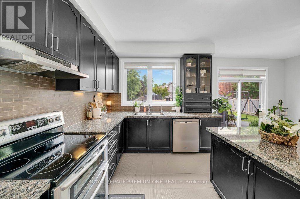 14 Atchison Drive, Caledon, Ontario  L7C 3X5 - Photo 10 - W13678408