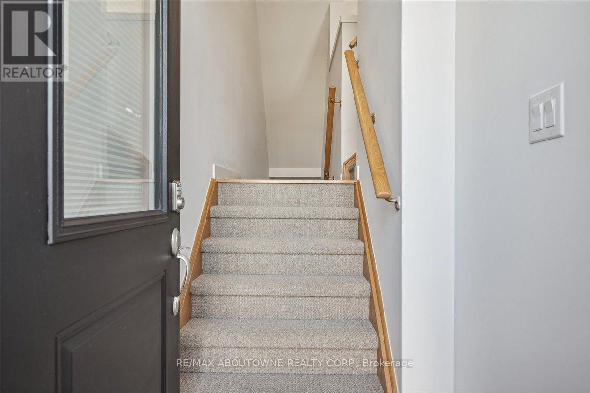 31 - 590 North Service Road, Hamilton, Ontario  L8E 0K5 - Photo 3 - X13678428