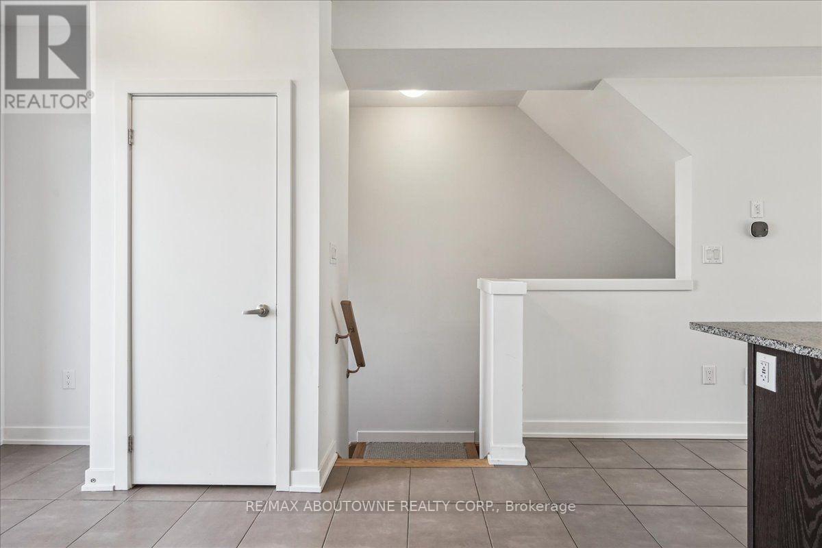 31 - 590 North Service Road, Hamilton, Ontario  L8E 0K5 - Photo 5 - X13678428