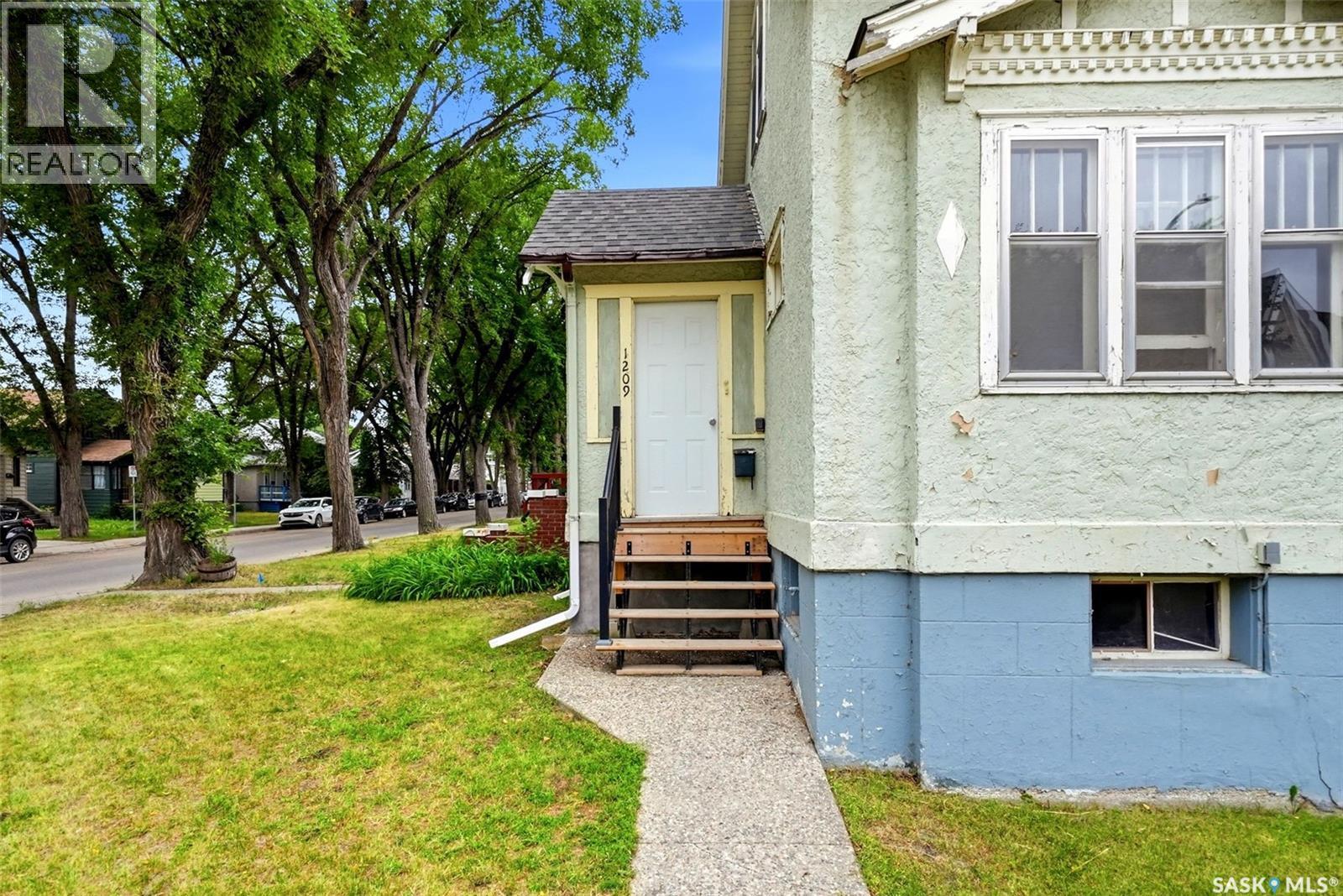 1209 14th Avenue, Regina, Saskatchewan  S4P 0W4 - Photo 3 - SK045694
