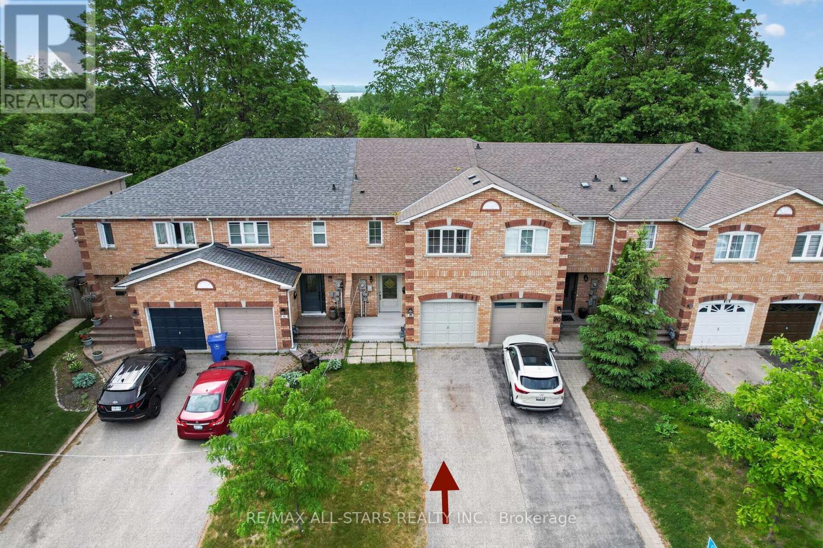 18 LANCASTER COURT, Georgina, Ontario